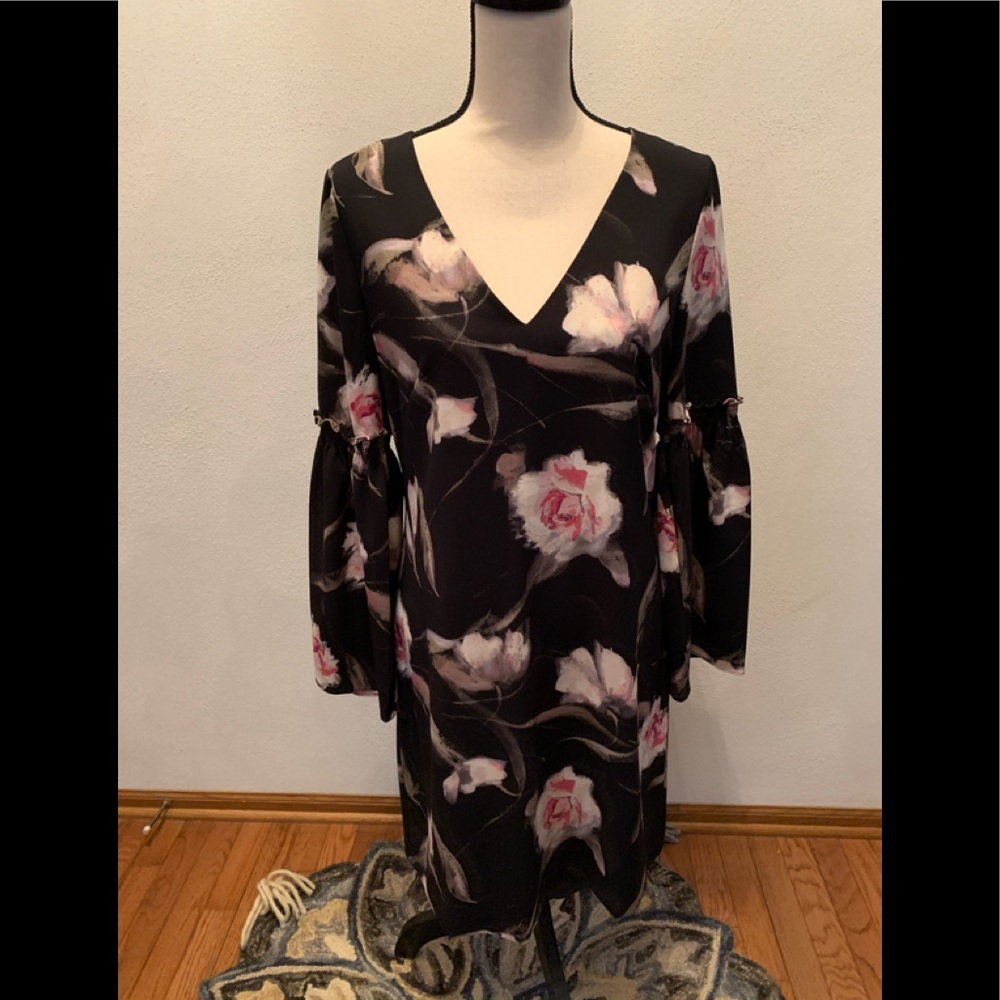 Gorgeous floral dress WHBM